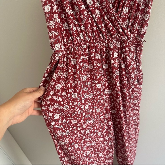 Abercrombie Floral Red White V-Neck Cross Front Floral Pant Jumpsuit - Picture 6 of 15